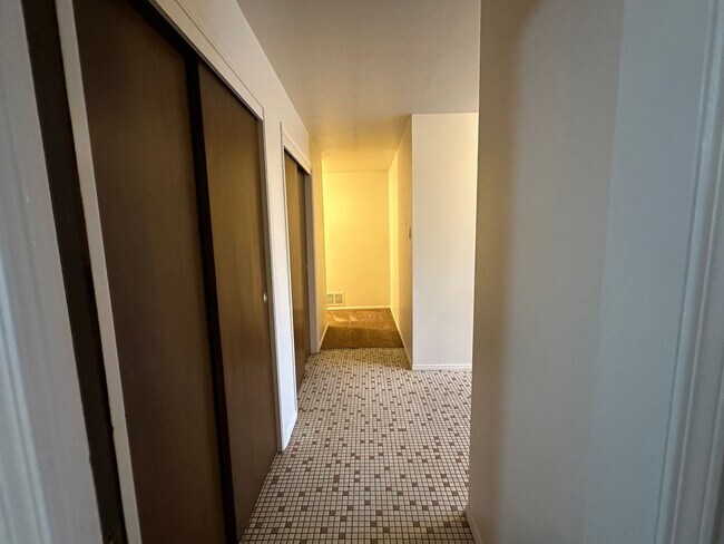 Foto del edificio - Single Family Home near Coronado Mall