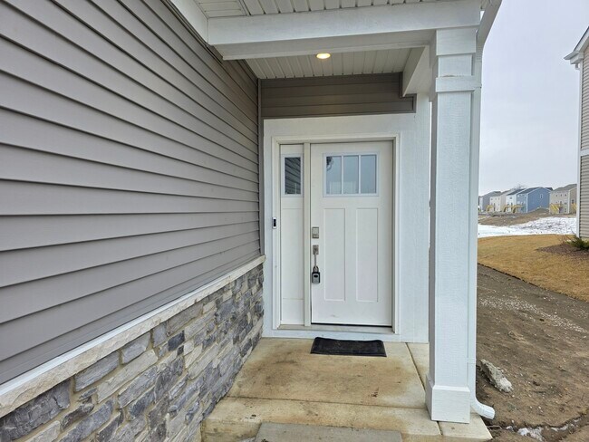 Foto del edificio - 458 Hathaway Ln