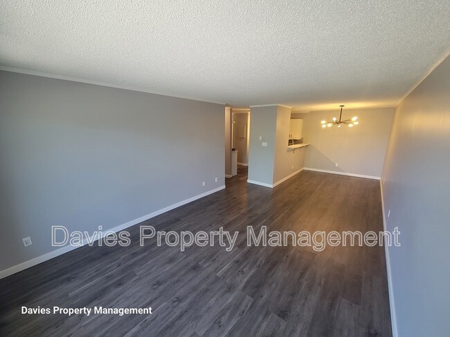 Building Photo - 10545 Saskatchewan Dr NW