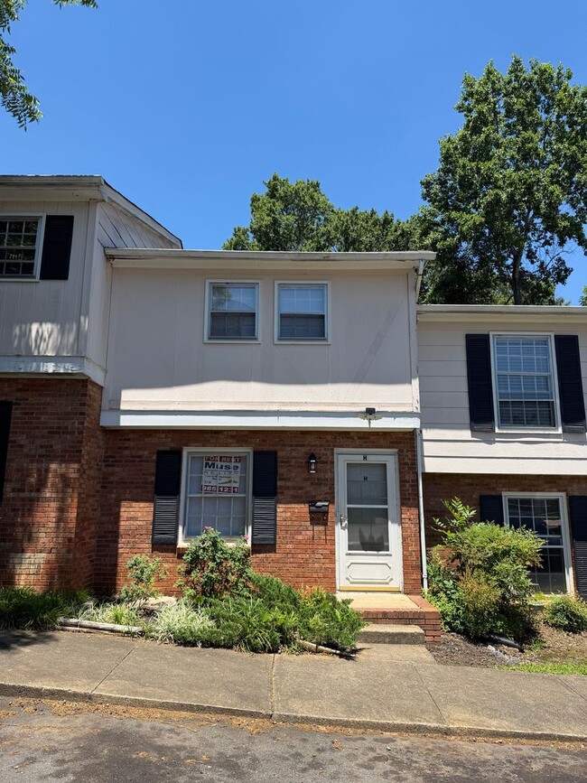 Building Photo - 1792 Ebenezer Rd