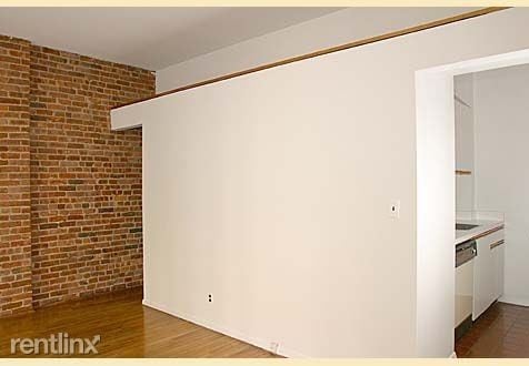 Building Photo - 240 E 21st St