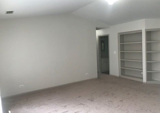 Building Photo - 1103 Stratford Ct