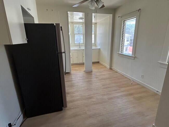 Foto del edificio - 1323 N Orange Dr