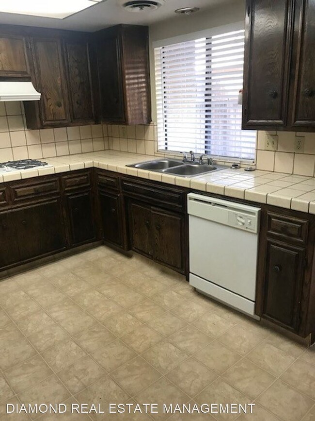 Building Photo - 7613 Quailwood Dr