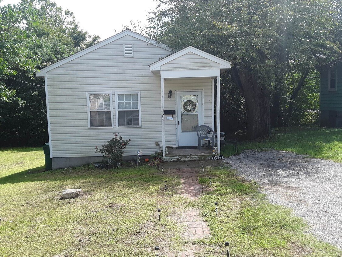 1026 Stainback St, Petersburg, VA 23803 House Rental in Petersburg