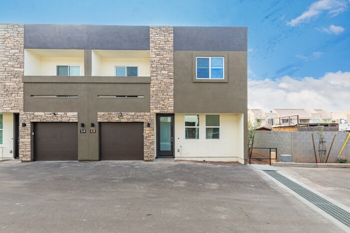 Primary Photo - Villa 51e