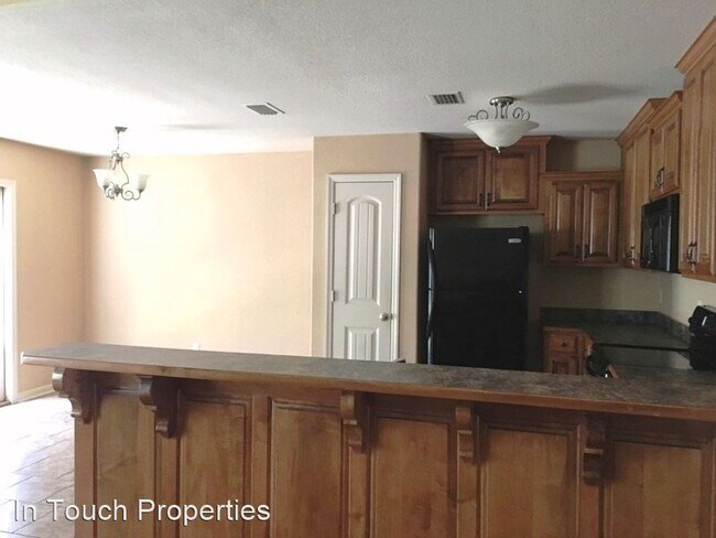 Building Photo - 3 br, 2 bath House - 4692 Custer Dr