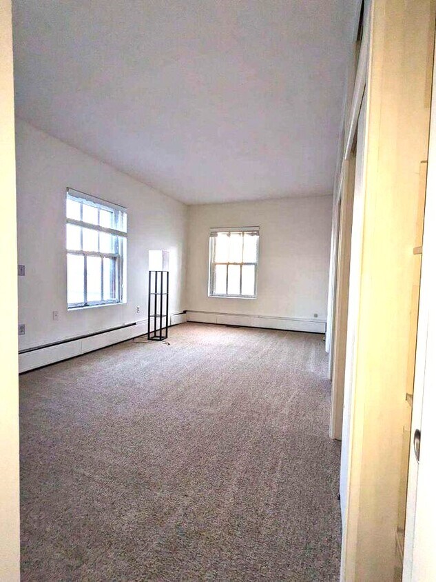 Primary Photo - 321 3rd St NW