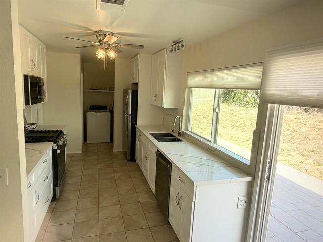 Foto del edificio - 6393 Viewpoint Ct