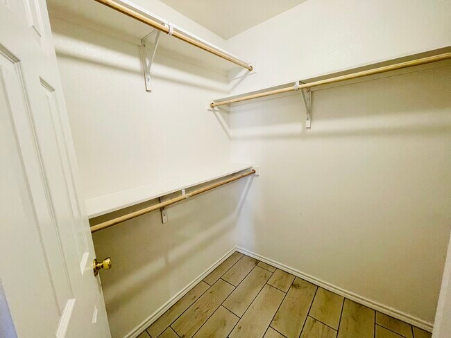 Building Photo - 816 Pecos River Dr