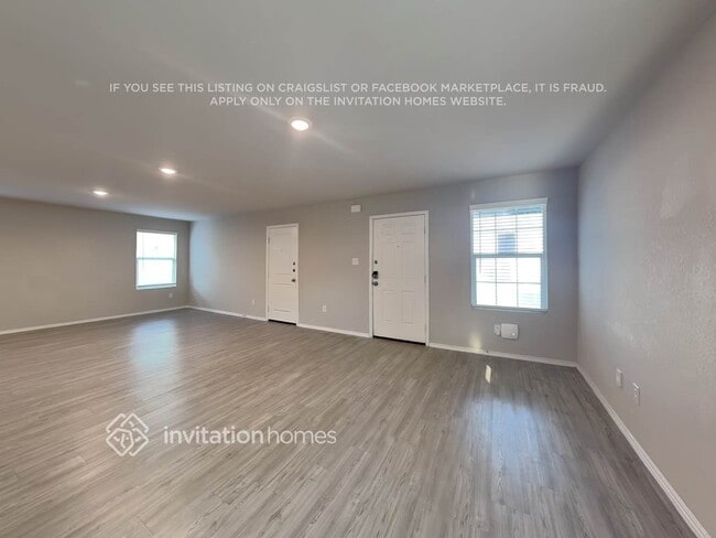 Building Photo - 5715 Leon Pl