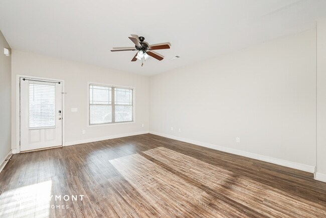 Foto del edificio - 1029 Allegiance Dr