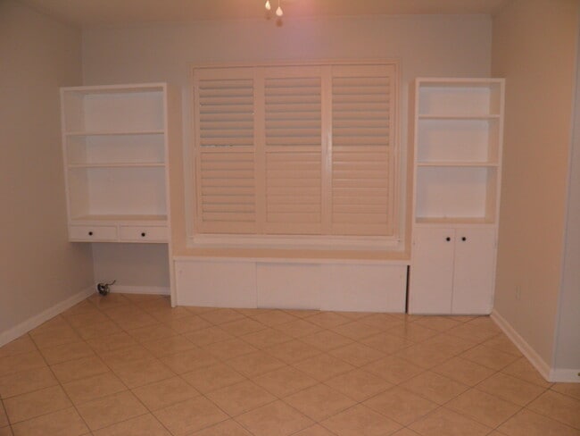 Foto del edificio - 212 Priscilla Dr