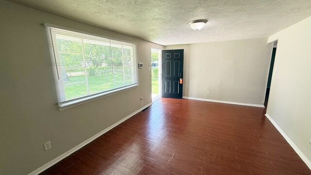 Foto del edificio - EAST SIDE 3 BEDROOM RANCH WITH CARPORT AVAILABLE NOW!