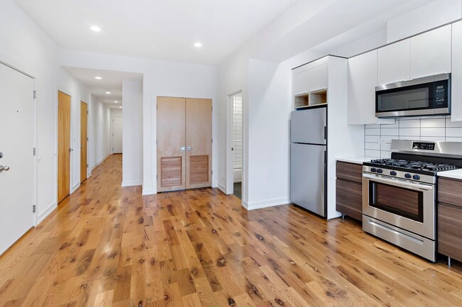 Building Photo - 319 E 44th St