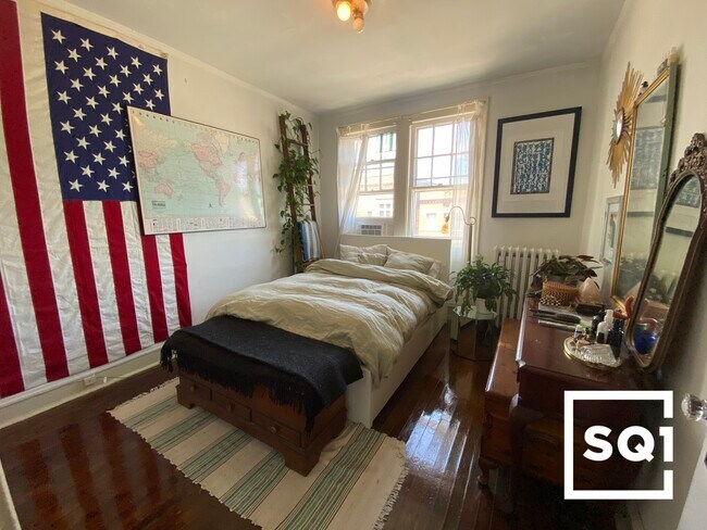 Foto del edificio - 3356 N Claremont Ave