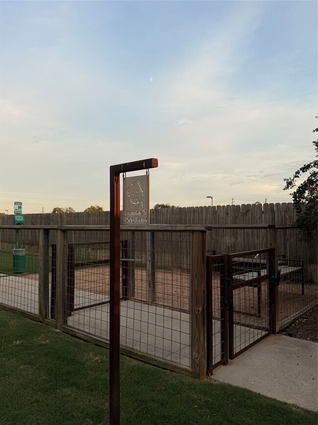 Building Photo - 6817 Rocinante Ln