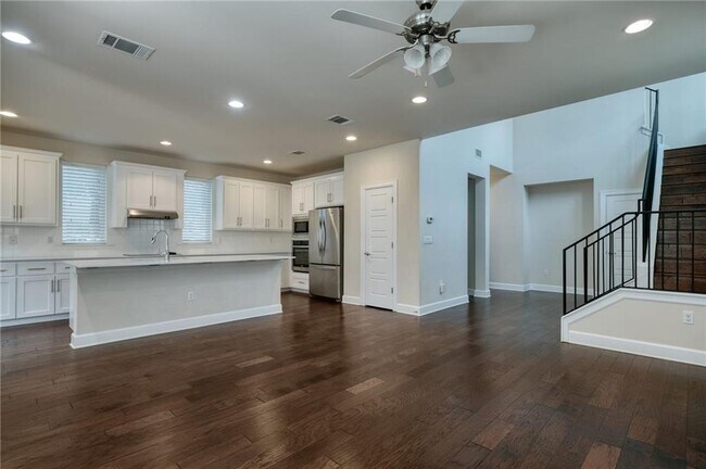 Building Photo - 9703 Delgado Way