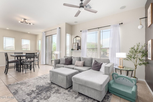 Foto del edificio - 42424 N Gavilan Peak Pkwy