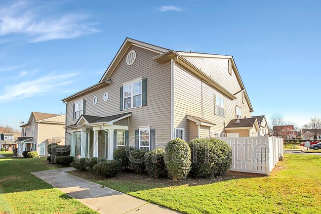 Foto del edificio - 1815 Butterfly Ln