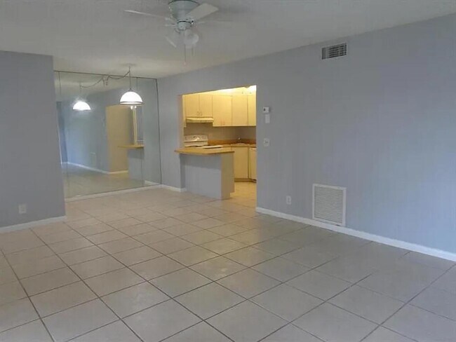 Building Photo - 3560 Pine Needle Dr
