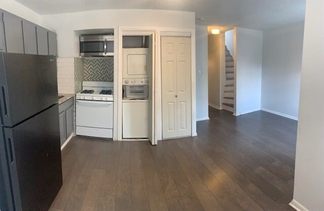 Kitchen - 3830 Lancaster Ave