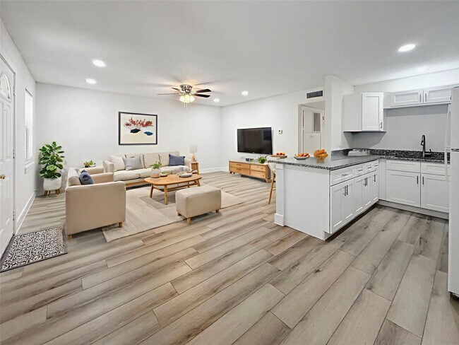 Foto del edificio - 1016 E Walker St