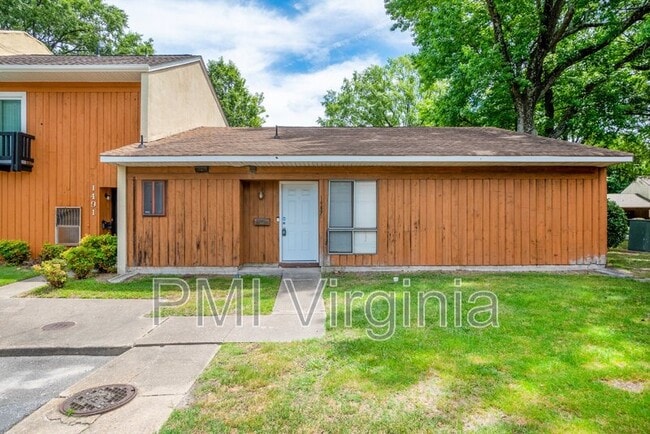 Building Photo - 1489 Longdale Dr