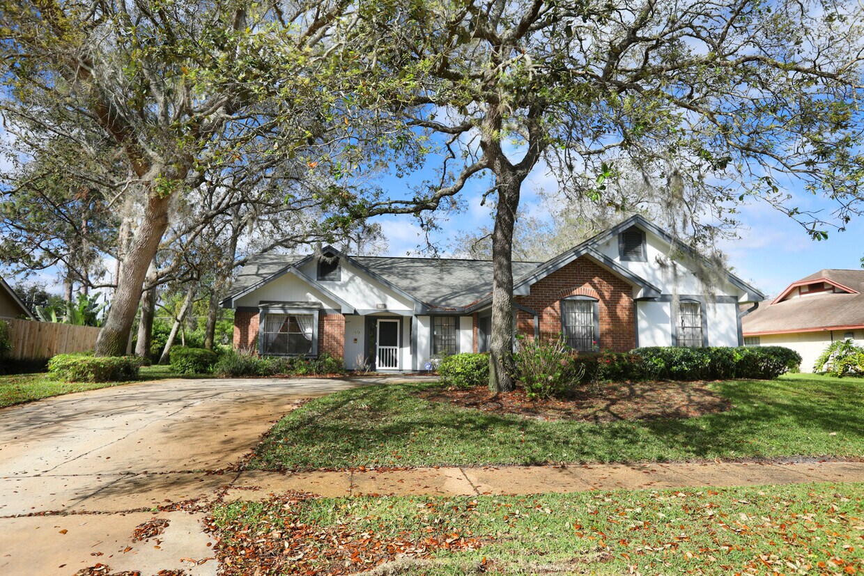 Primary Photo - For Rent: 4bed/2bath Home in the Tuskawill...