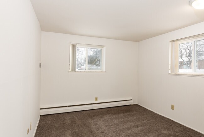 Foto del edificio - Amber Square Apartments and Townhomes