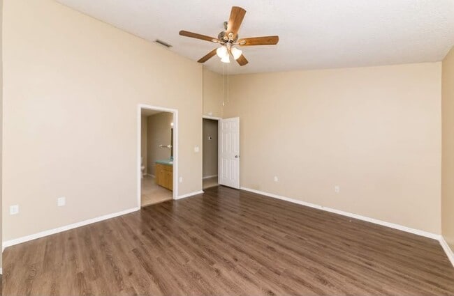 Building Photo - 3418 6th Ave W
