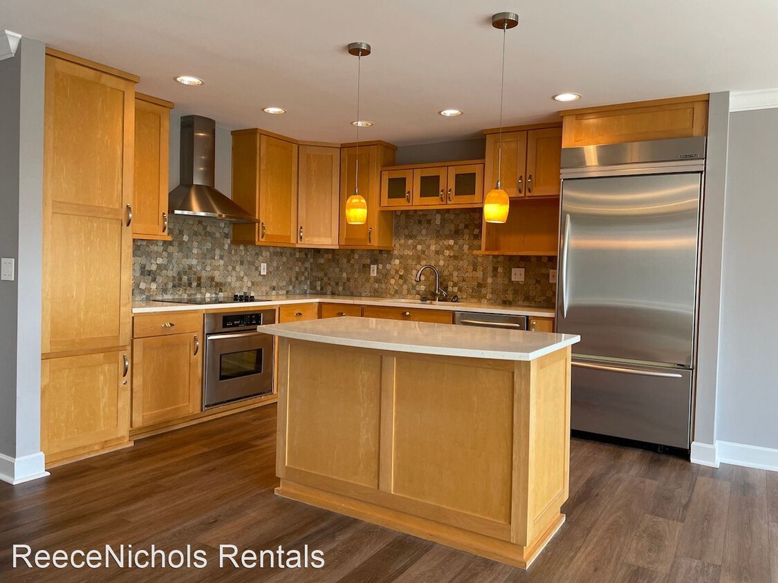 Primary Photo - 2 br, 1 bath House - 221 W. 48th St. #1003