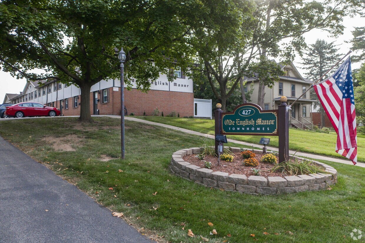 Olde English Manor Apartments Canandaigua, NY