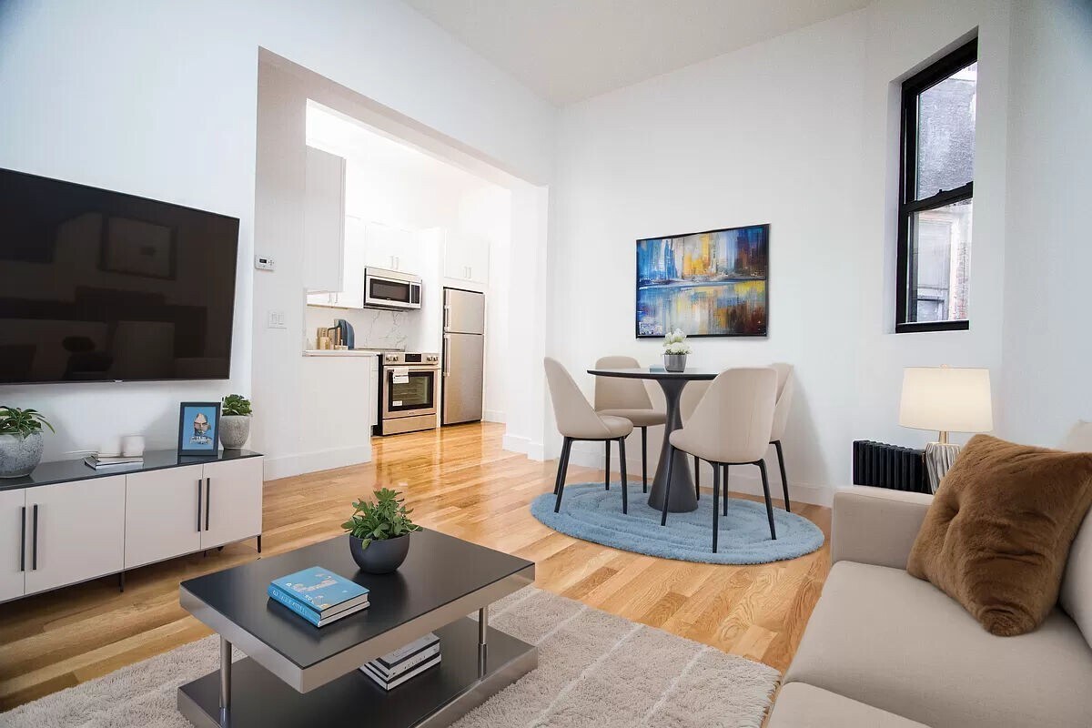 Foto principal - 1063 Bedford Ave