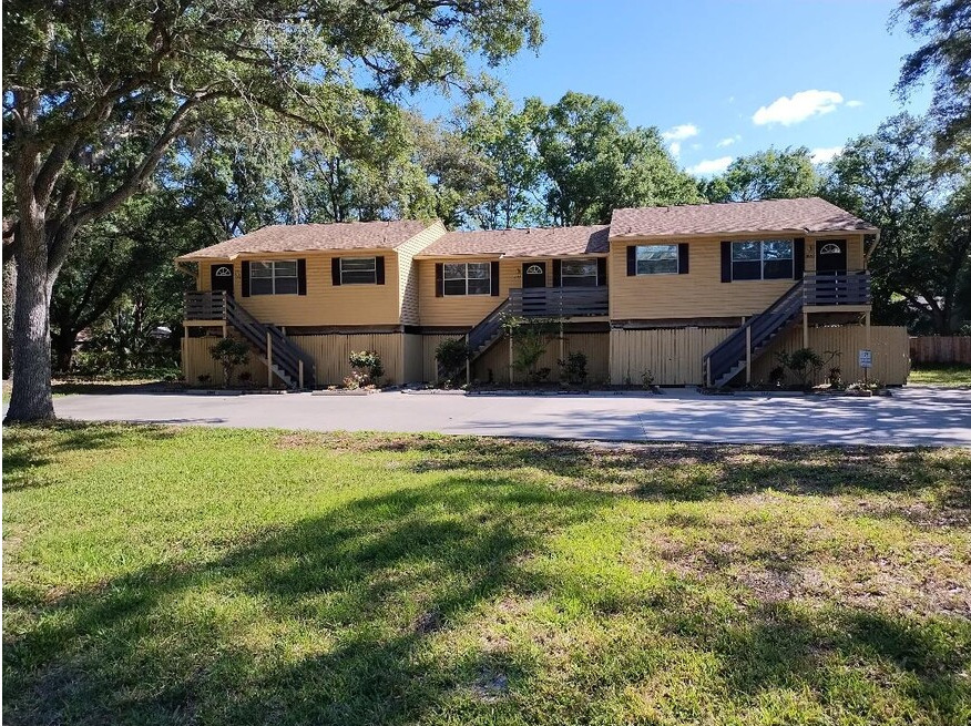 Foto principal - 3065 Huron Ave