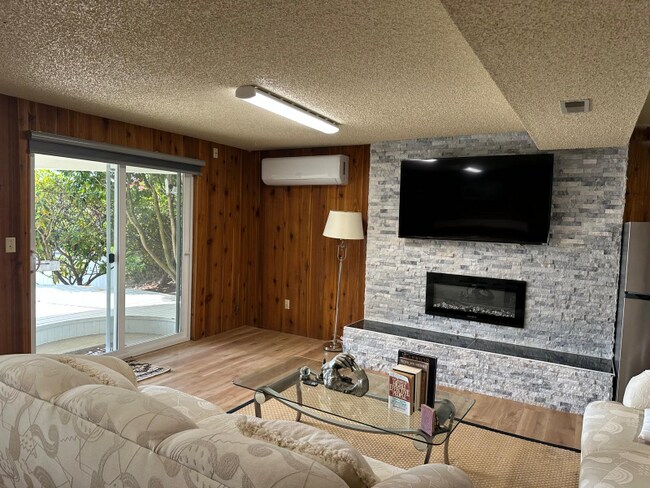 Foto del edificio - 10709 Marine View Dr