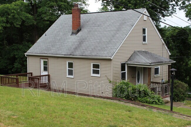 Building Photo - 501 Marvin St