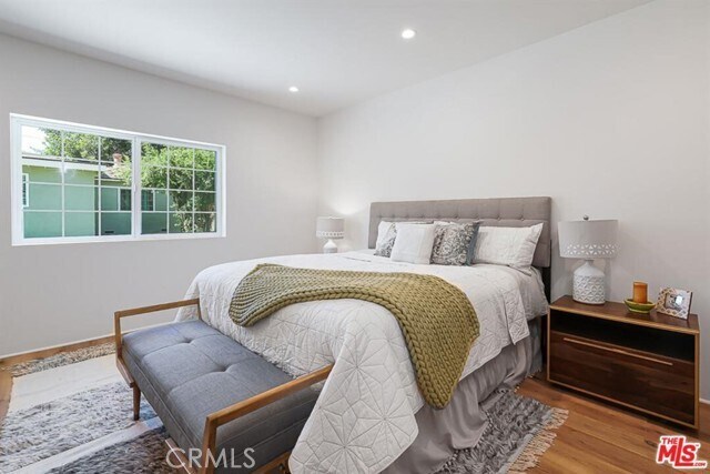 Foto del edificio - 22645 Burbank Blvd