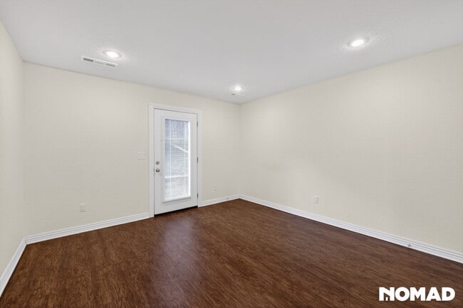 Building Photo - 2088 E Custer Ln
