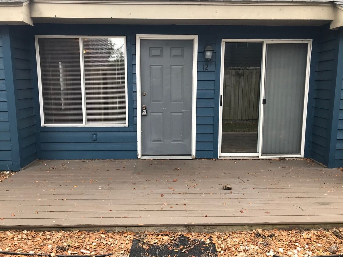 Quiet 2 story condo super close to the beach! - Quiet 2 story condo super close to the beach!