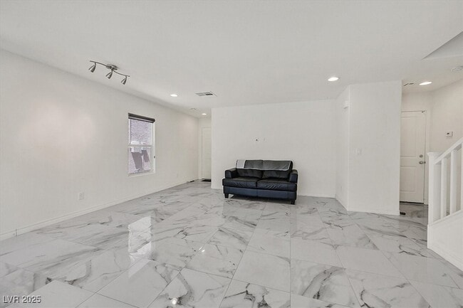 Building Photo - 8755 Spanish Ridge Ave