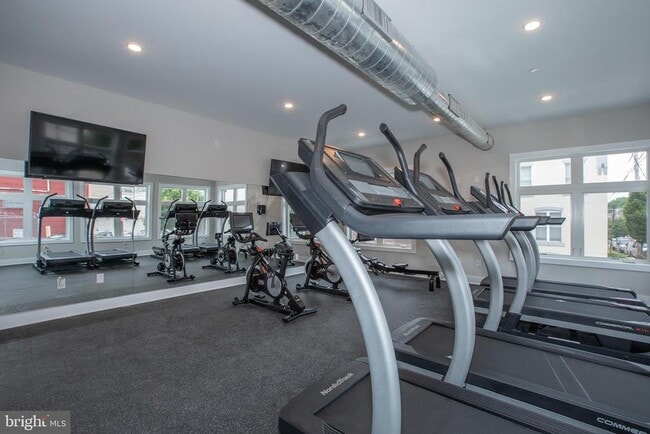 Building Photo - 2940 W Thompson St