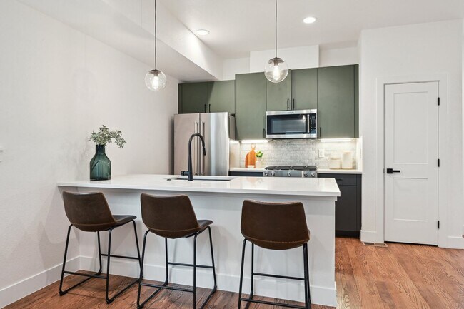 Building Photo - Modern 3BD, 3.5BA Sloan’s Lake Home with Rooftop Deck and 1-Car Garage
