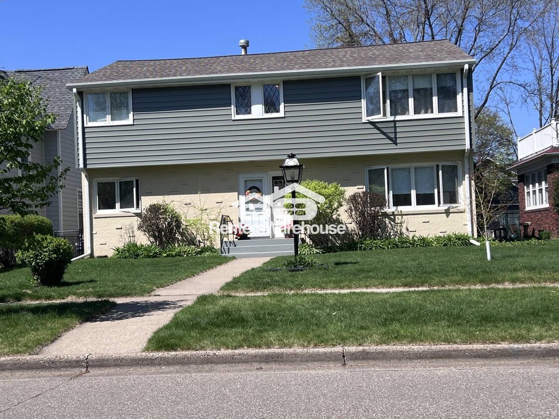 Foto principal - 4125 Quail Ave N