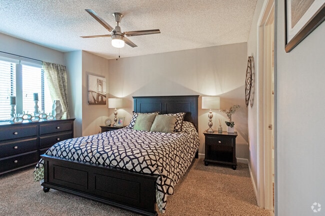 2BR, 2BA - B2 1,036SF - Lakeview at Palm Harbor