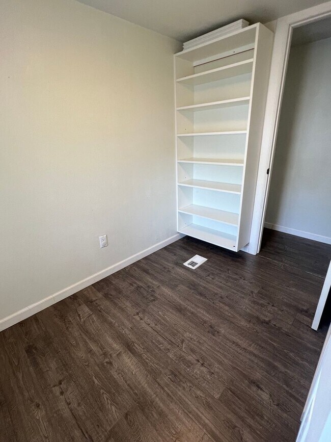 Foto del edificio - 3 bedroom in Dimond Estates