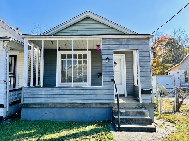 Building Photo - 2713 Rodman St