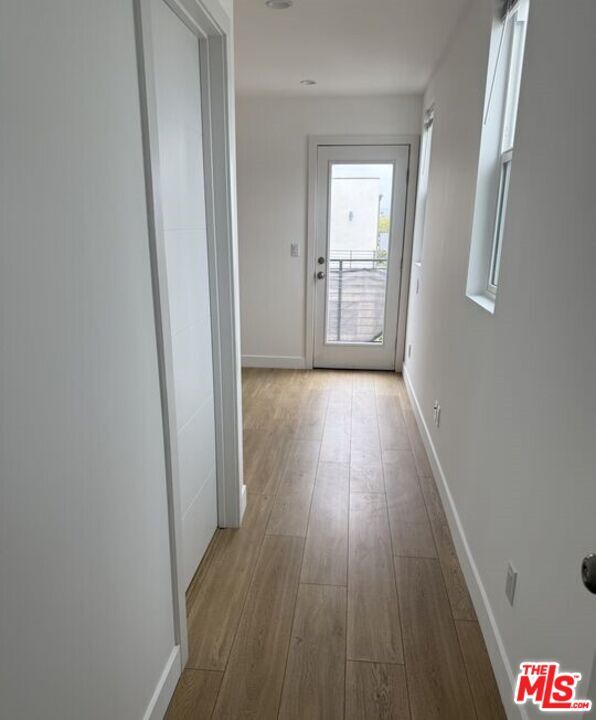 Foto del edificio - 227 N Park View St