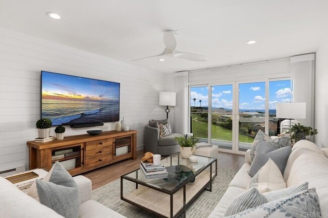 Building Photo - 640 W Solana Cir