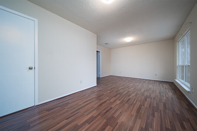 Building Photo - 2411 Gunston Ct